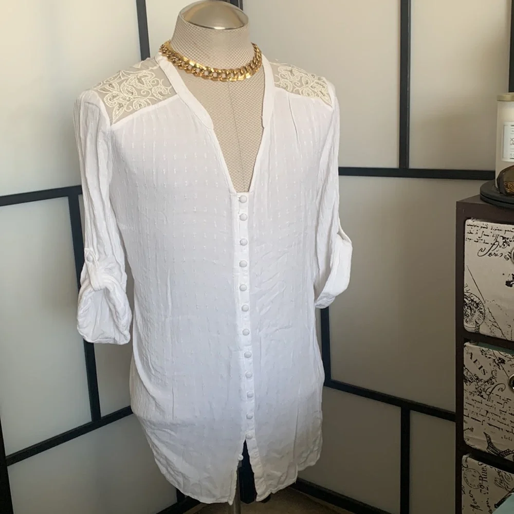 Torrid Women's White Tunic Detail Sheer Top Size 2X V797 - Picture 1 of 16
